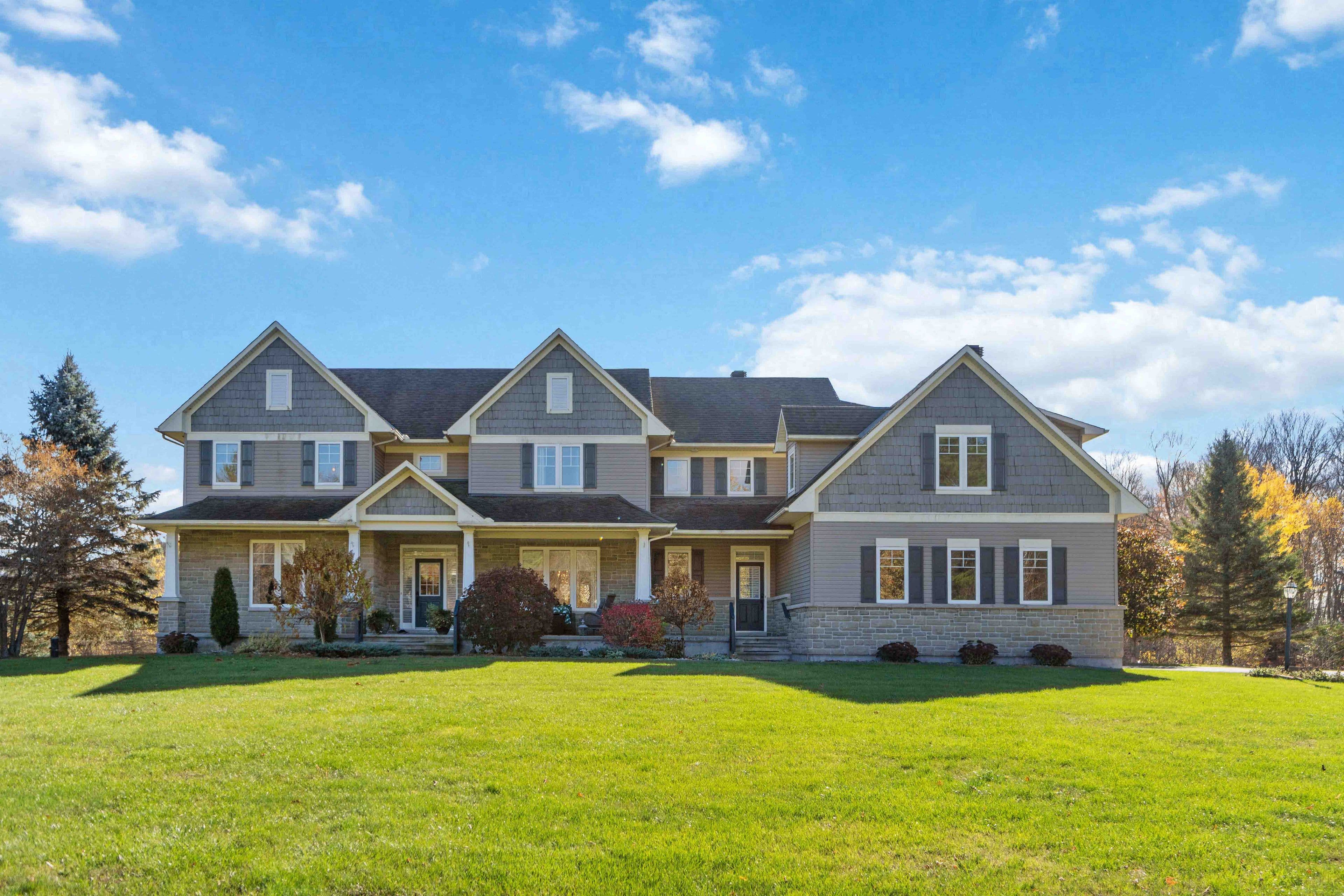 137 Goodman Drive, Kanata, ON K2W 1C7