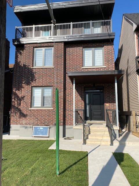 225 Mcroberts Avenue Apt 2, Toronto W03, ON M6E 4P3