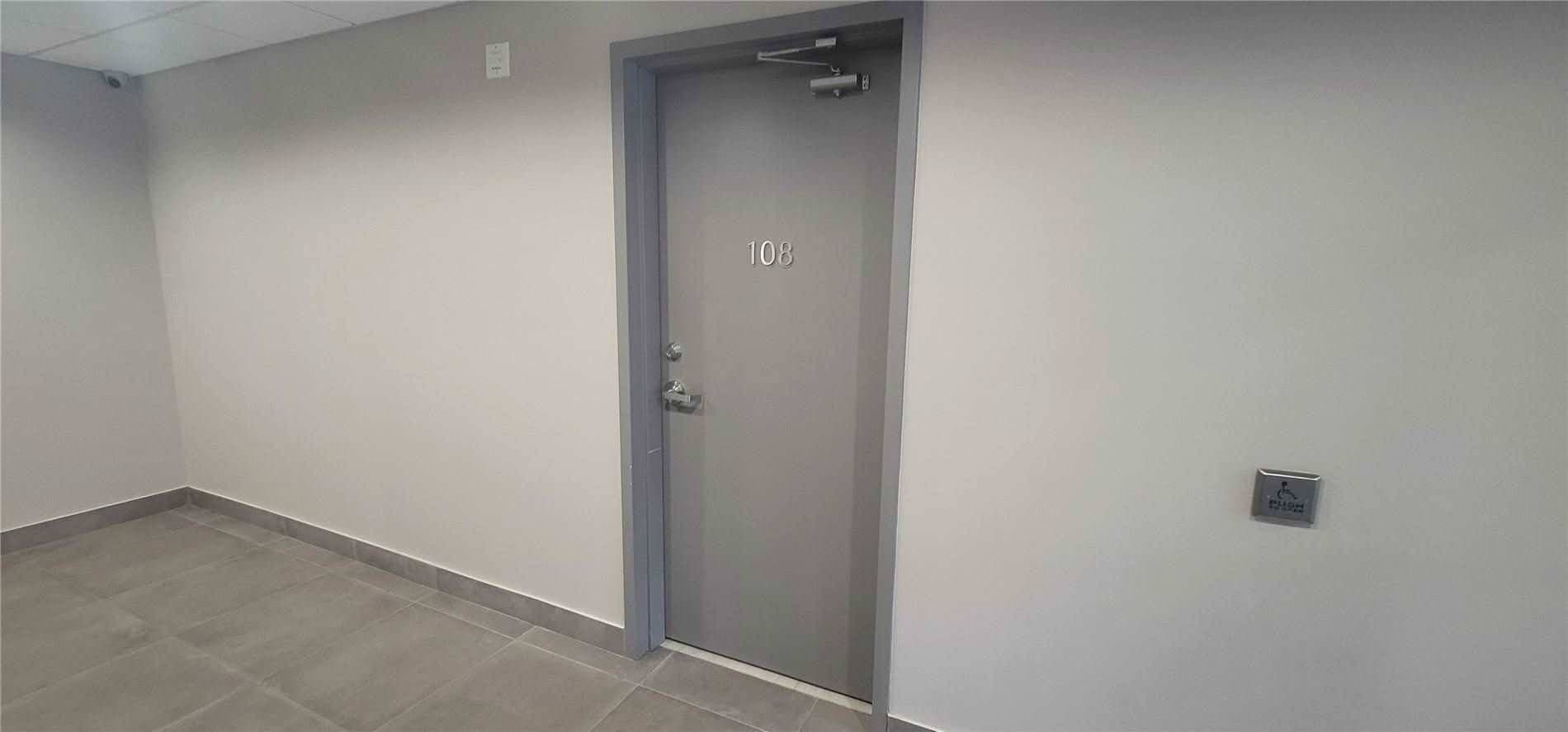 32 Wellington Street E 108, Aurora, ON L4G 1H5