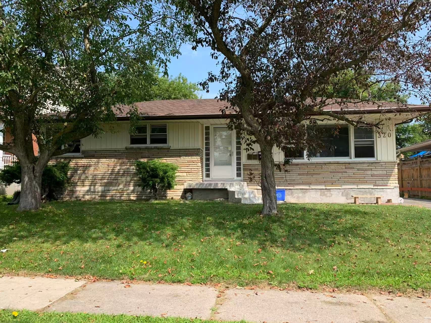 320 Elgin Street W, Oshawa, ON L1J 2P3