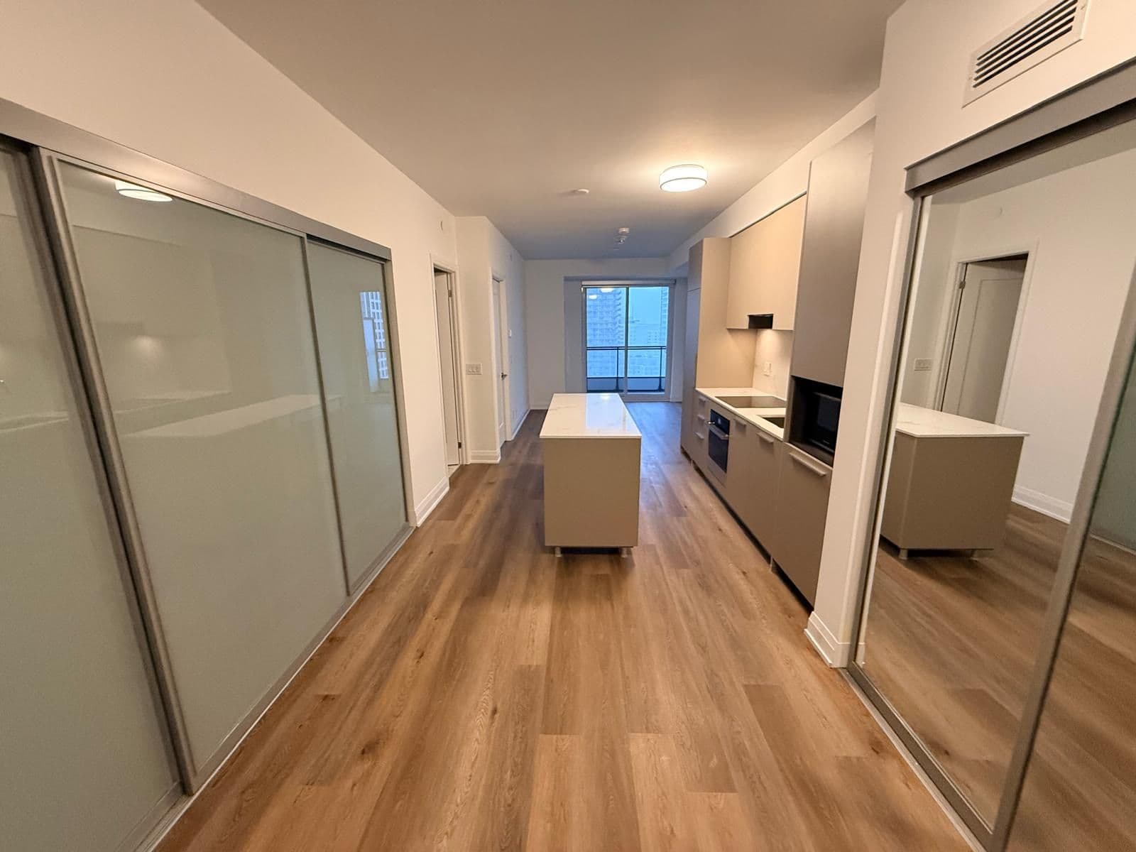 65 Broadway Avenue 2505, Toronto C10, ON M4P 1T9