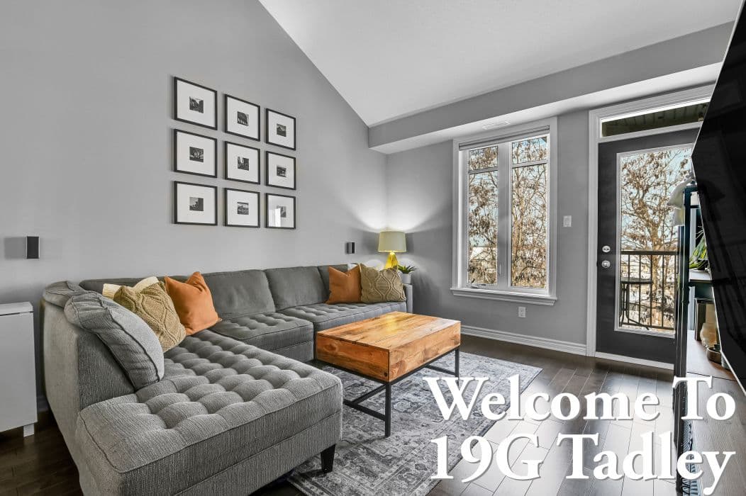 19 Tadley Private G, Barrhaven, ON K2J 2T3