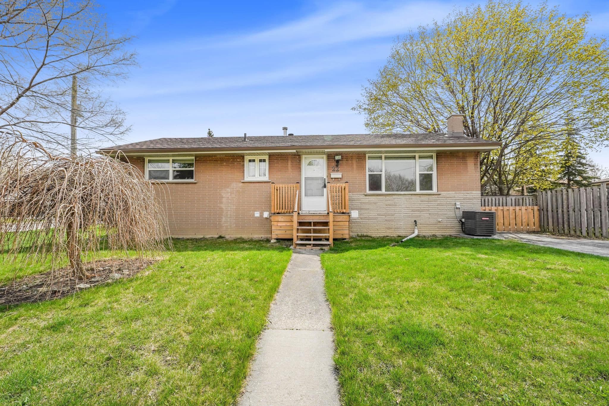 22 Halam Avenue, Hamilton, ON L8V 1Z3