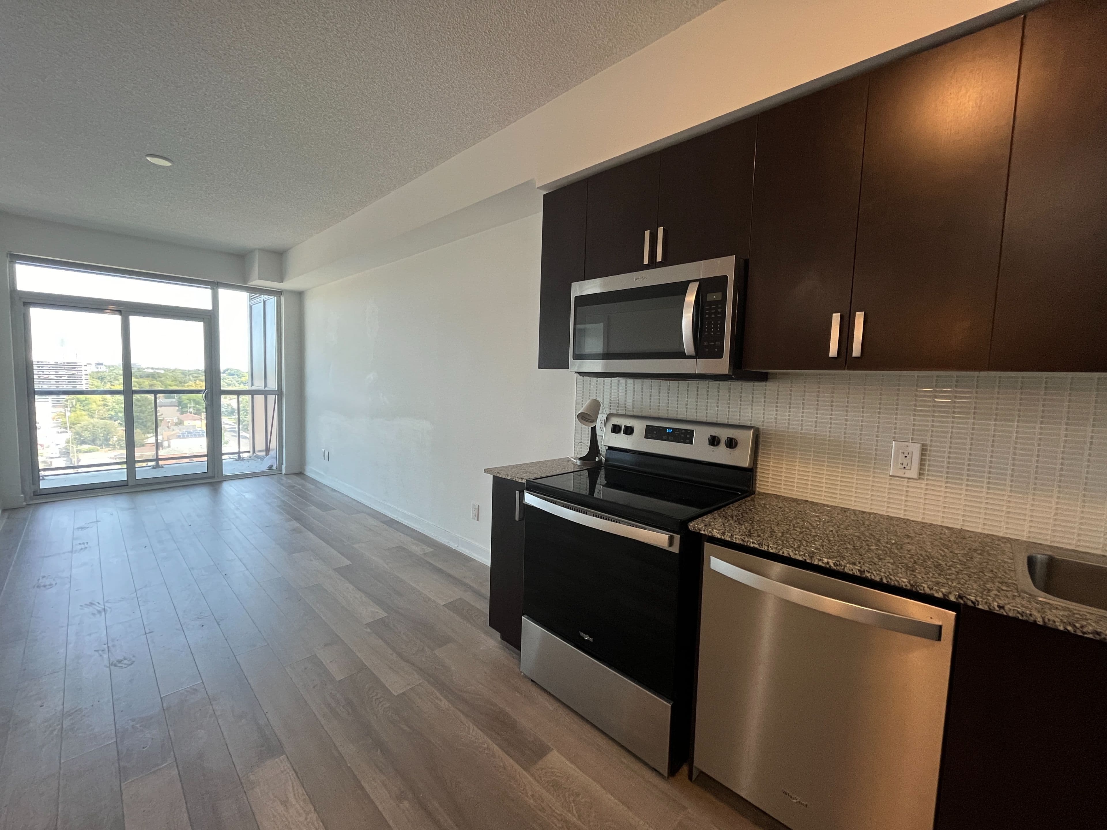 1603 Eglinton Avenue W 902, Toronto C03, ON M6E 0A1