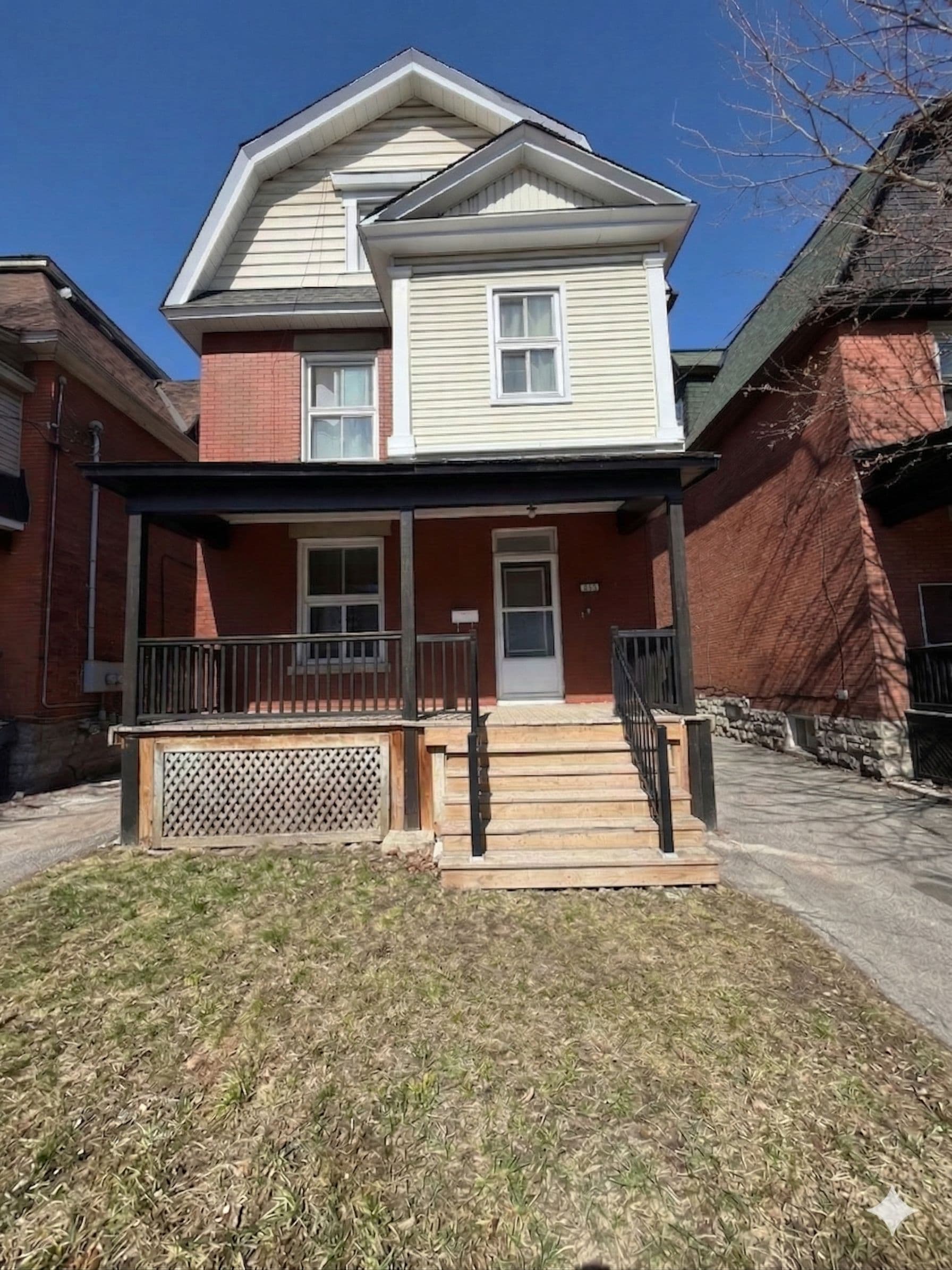 535 Mcleod Street 2, Ottawa Centre, ON K1R 5R2