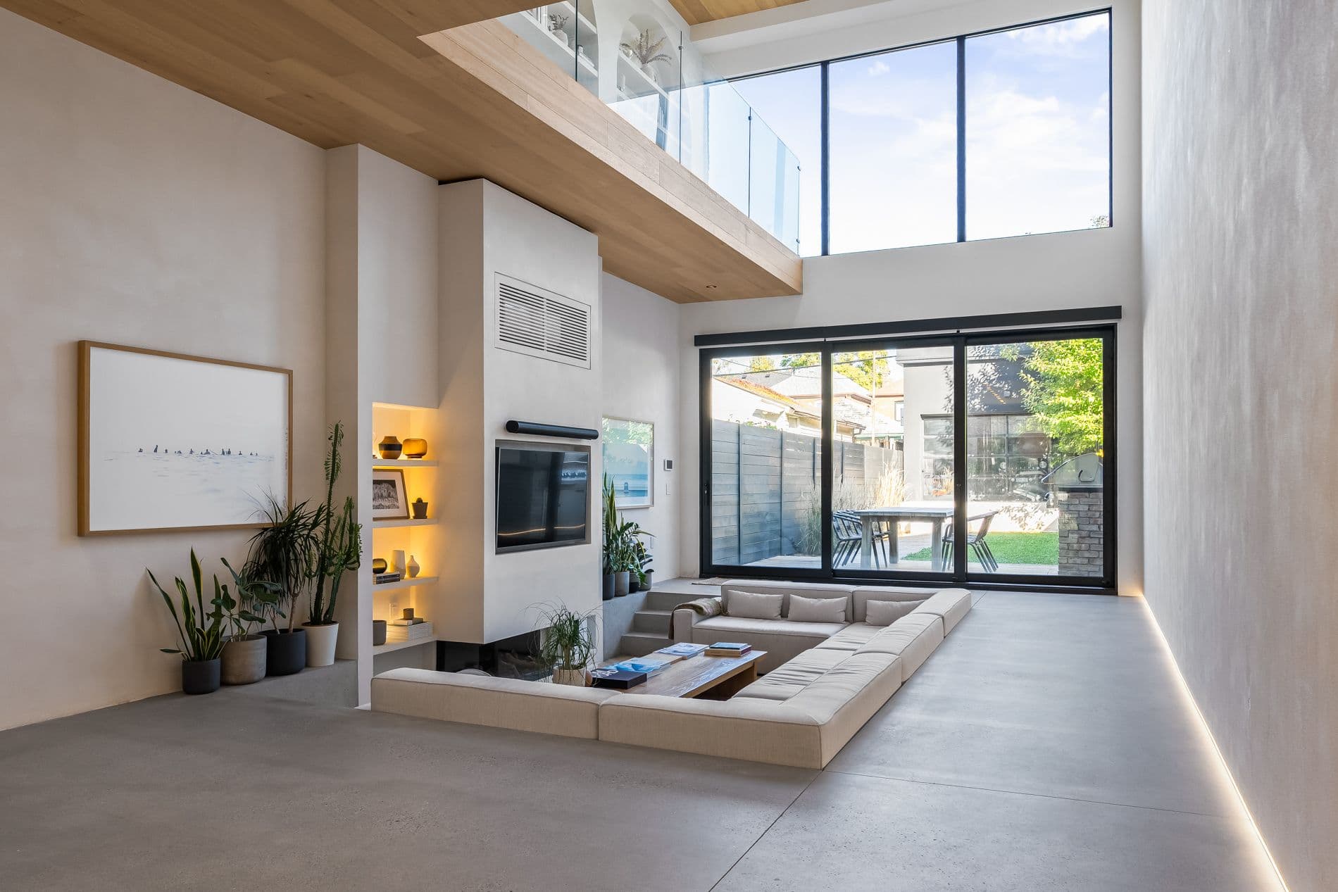 53 Palmerston Avenue, Toronto C01, ON M6J 2J2