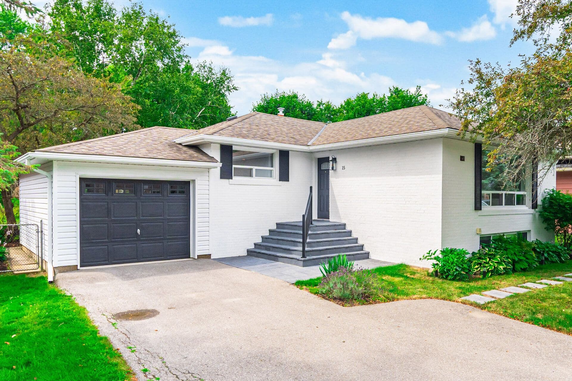 15 Kemano Road MAIN FLOOR, Aurora, ON L4G 2Y2