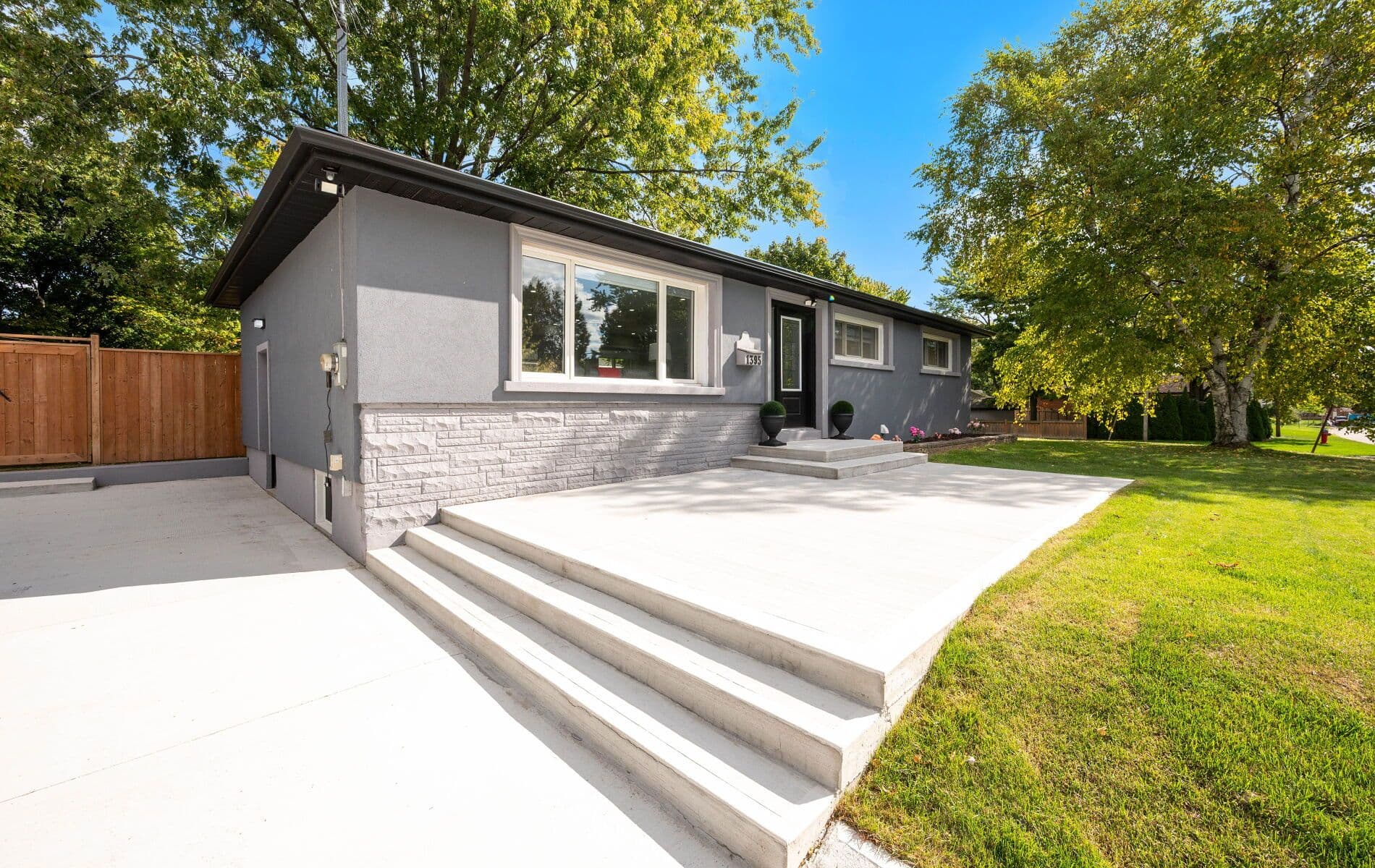 1395 Niels Avenue, Burlington, ON L7P 2E6