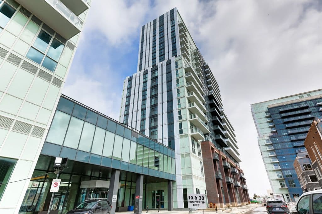 38 Honeycrisp Crescent 607, Vaughan, ON L4K 0M8