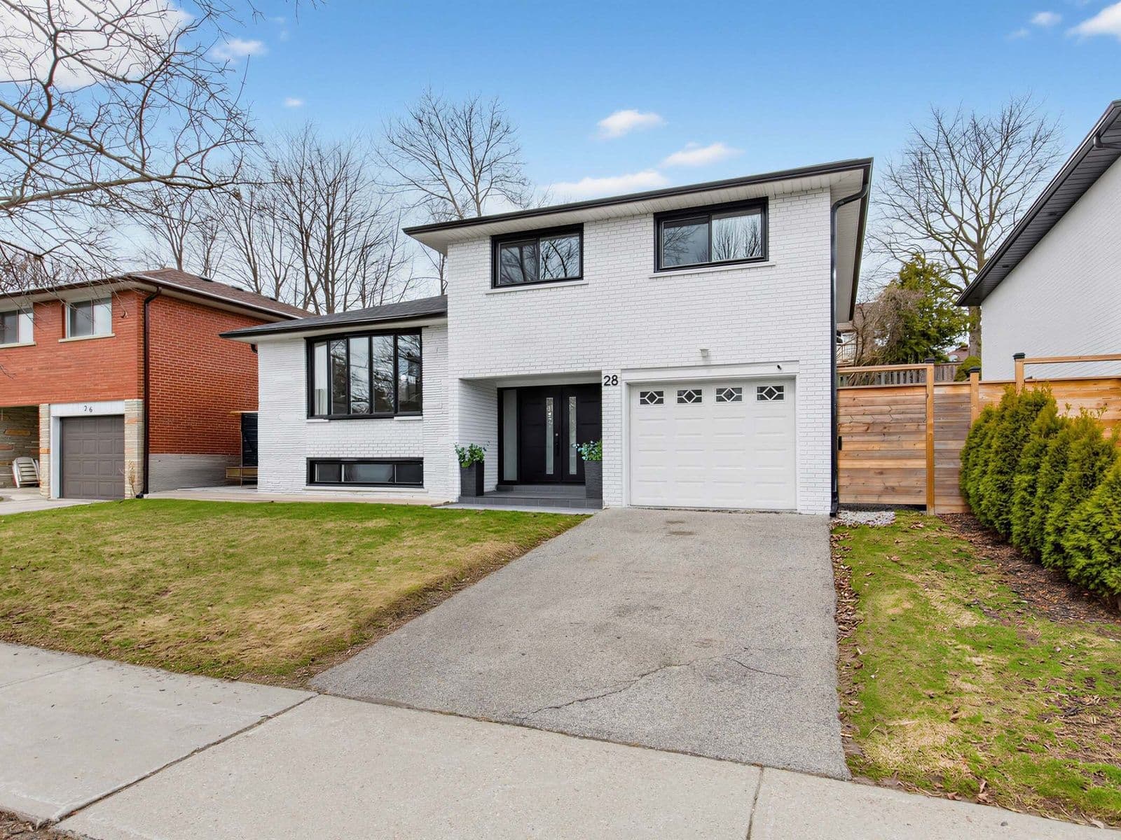 28 Munford Crescent, Toronto E03, ON M4B 1C1