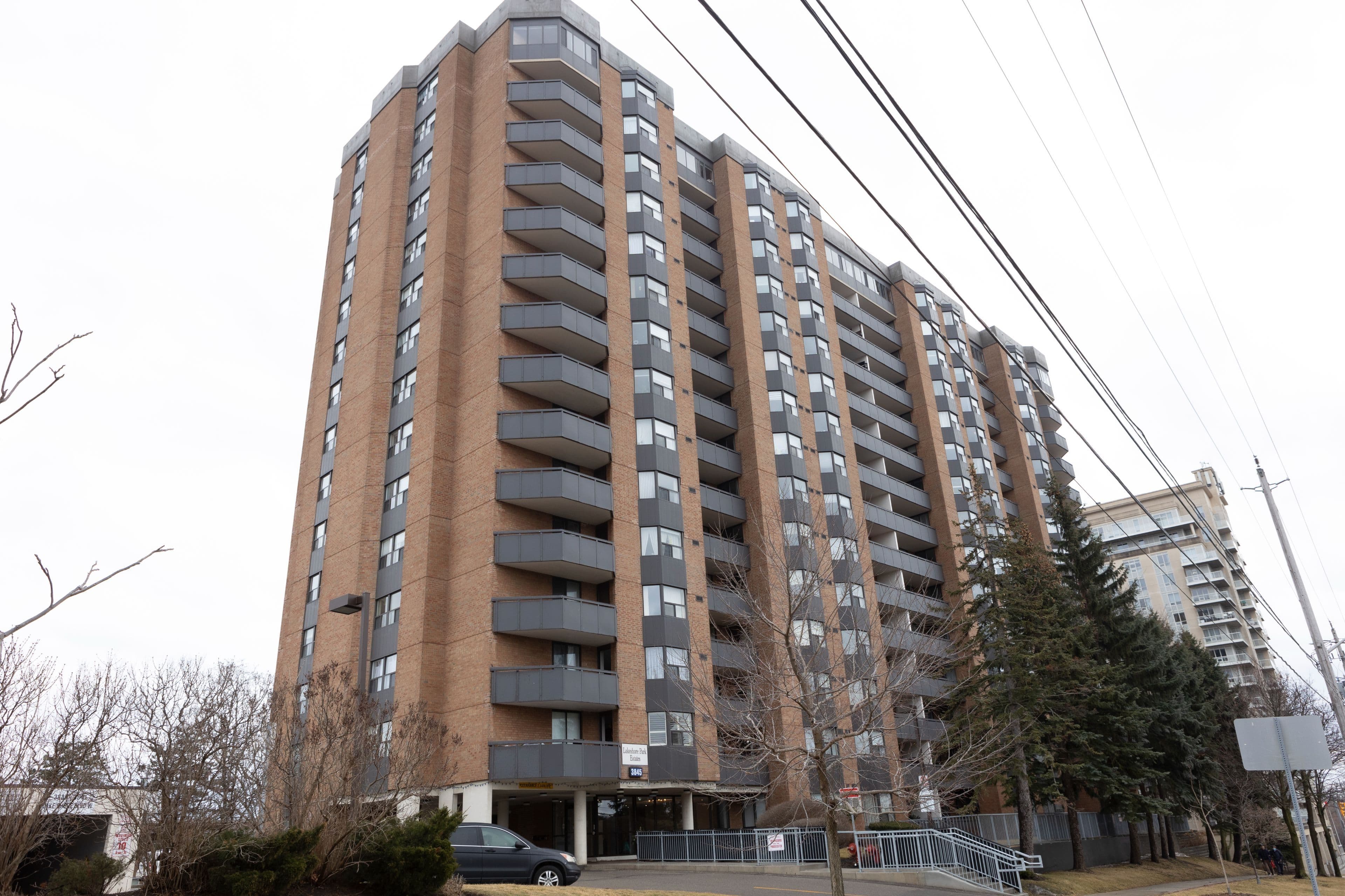 3845 Lake Shore Boulevard W #406, Toronto W06, ON M8W 4Y3