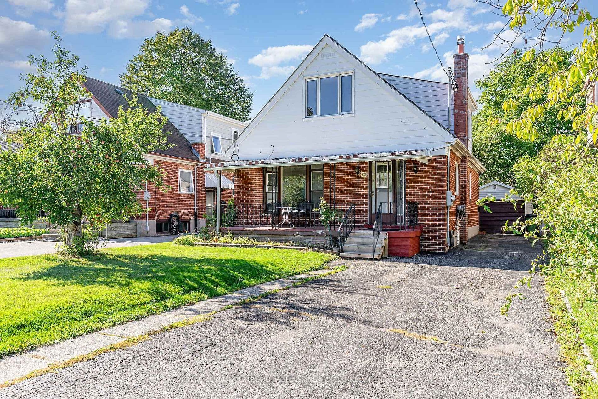 28 Lynvalley Crescent, Toronto E04, ON M1R 2V3