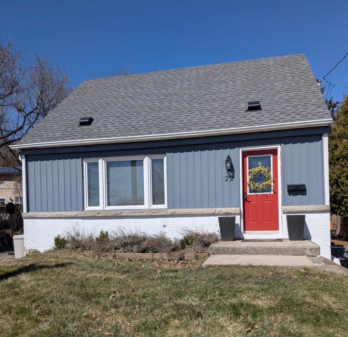 22 Mckay Road, Hamilton, ON L9H 1H5