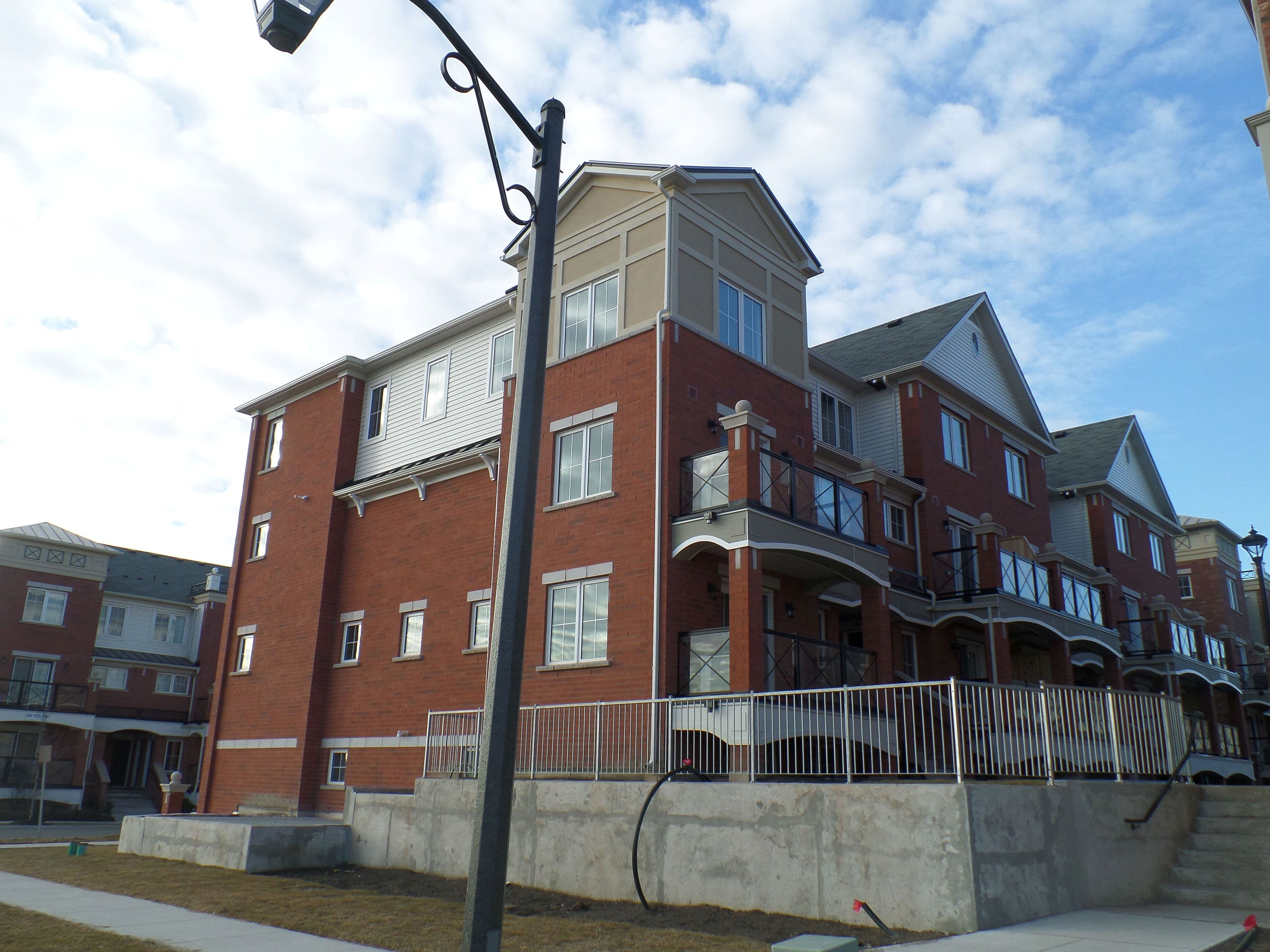 2472 Post Road 8, Oakville, ON L6H 0K1