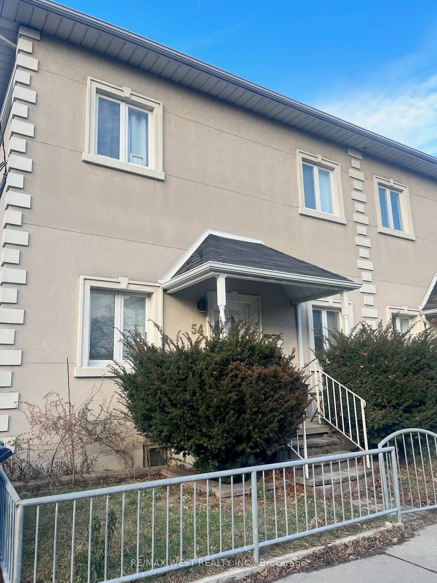 54 Wyndham Street Lower, Toronto C01, ON M6K 1R7