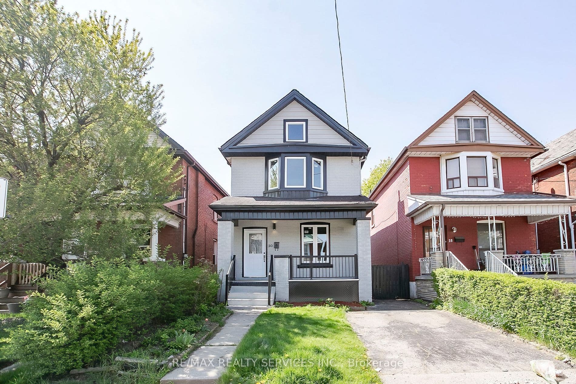 20 Somerset Avenue E, Hamilton, ON L8L 2L5