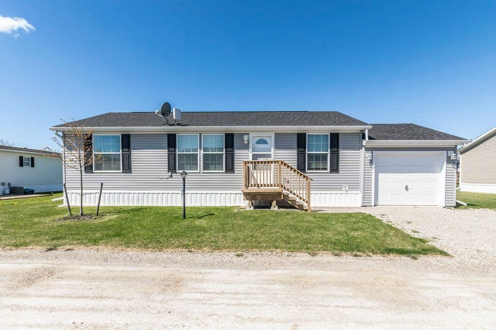 9 Hickory Hollow, Haldimand, ON N0A 1L0