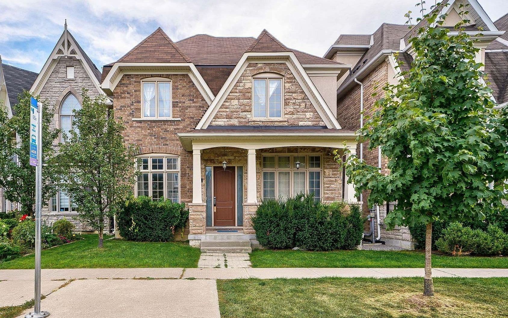 31 Angus Glen Boulevard, Markham, ON L6C 0X9