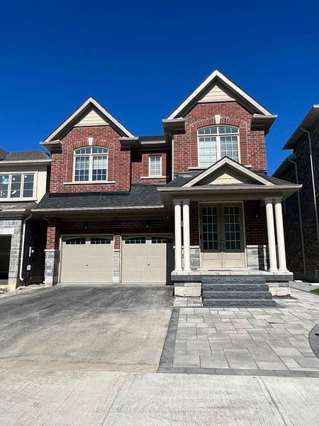 102 Watershed Gate Unit-2, East Gwillimbury, ON L9N 0Y2