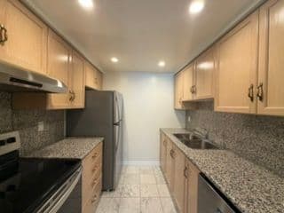 168 Simcoe Street 1001, Toronto C01, ON M5H 4C9