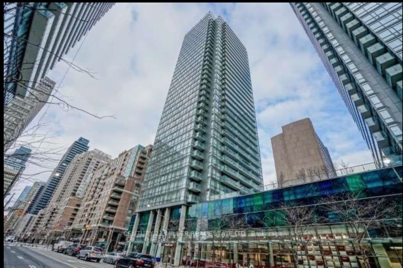 37 Grosvenor Street 2106, Toronto C01, ON M4Y 3G5