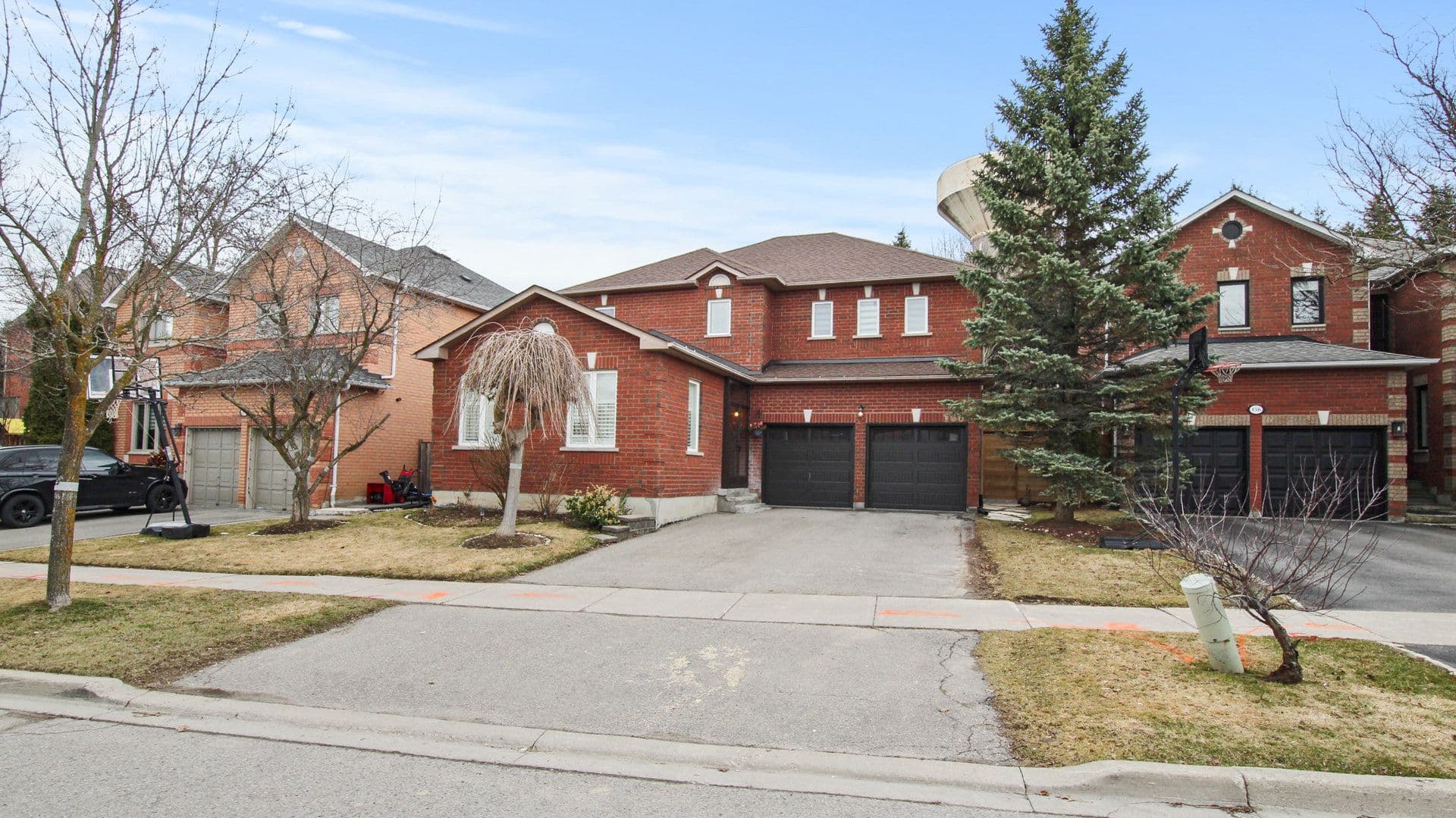 160 Carlyle Crescent, Aurora, ON L4G 6P8