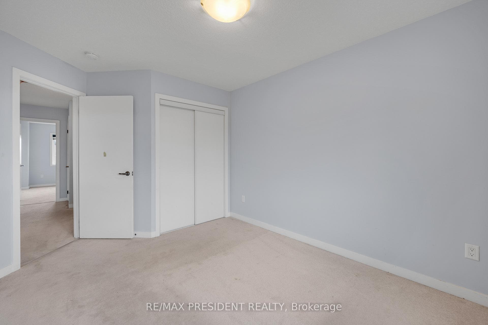 144 Crafter Crescent, Hamilton, ON L8J 0H8