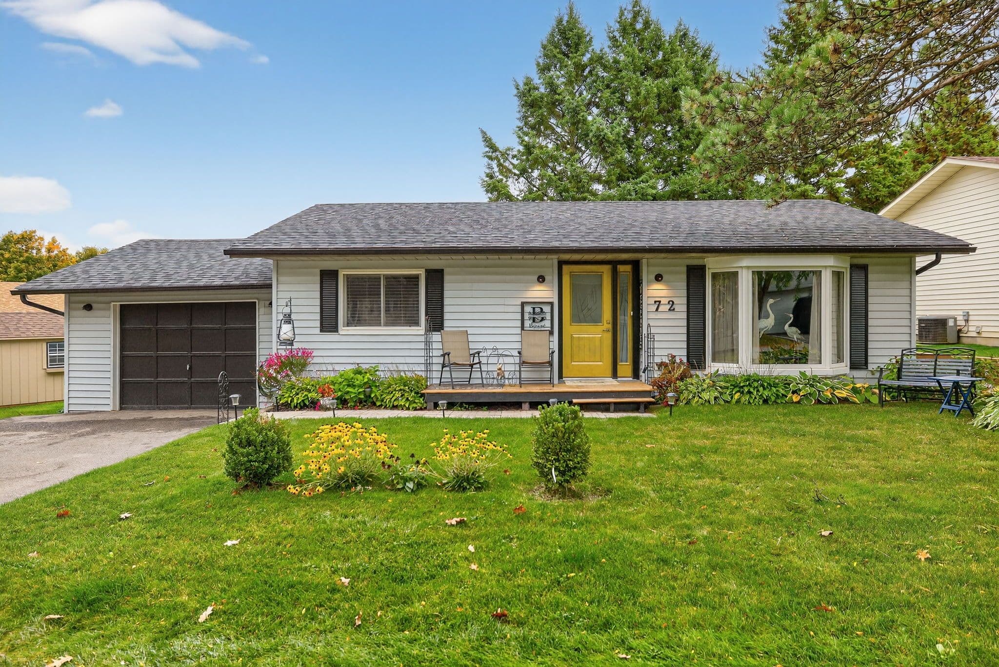 72 Tecumseth Pines Drive, New Tecumseth, ON L0G 1W0