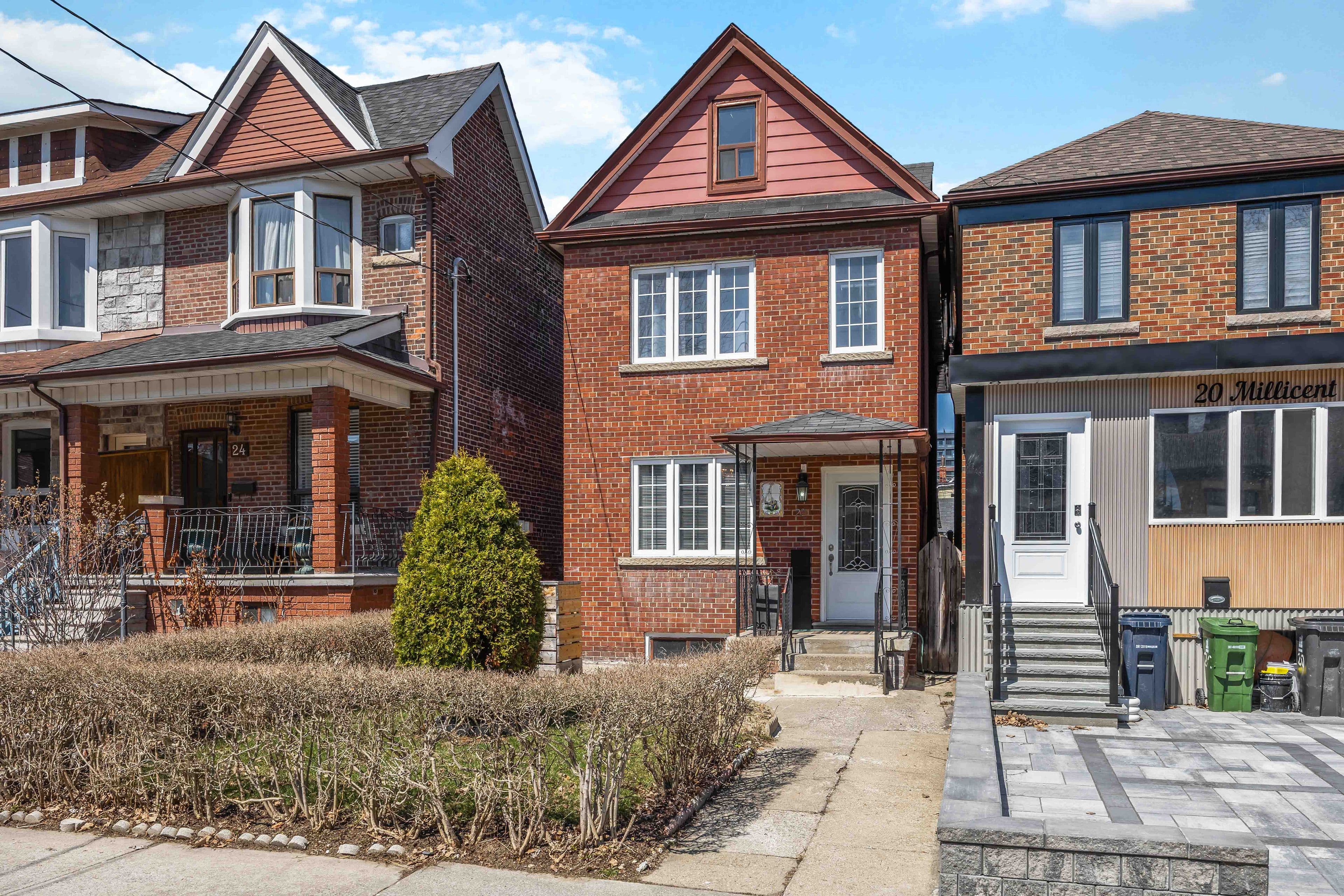 22 Millicent Street, Toronto W02, ON M6H 1W4