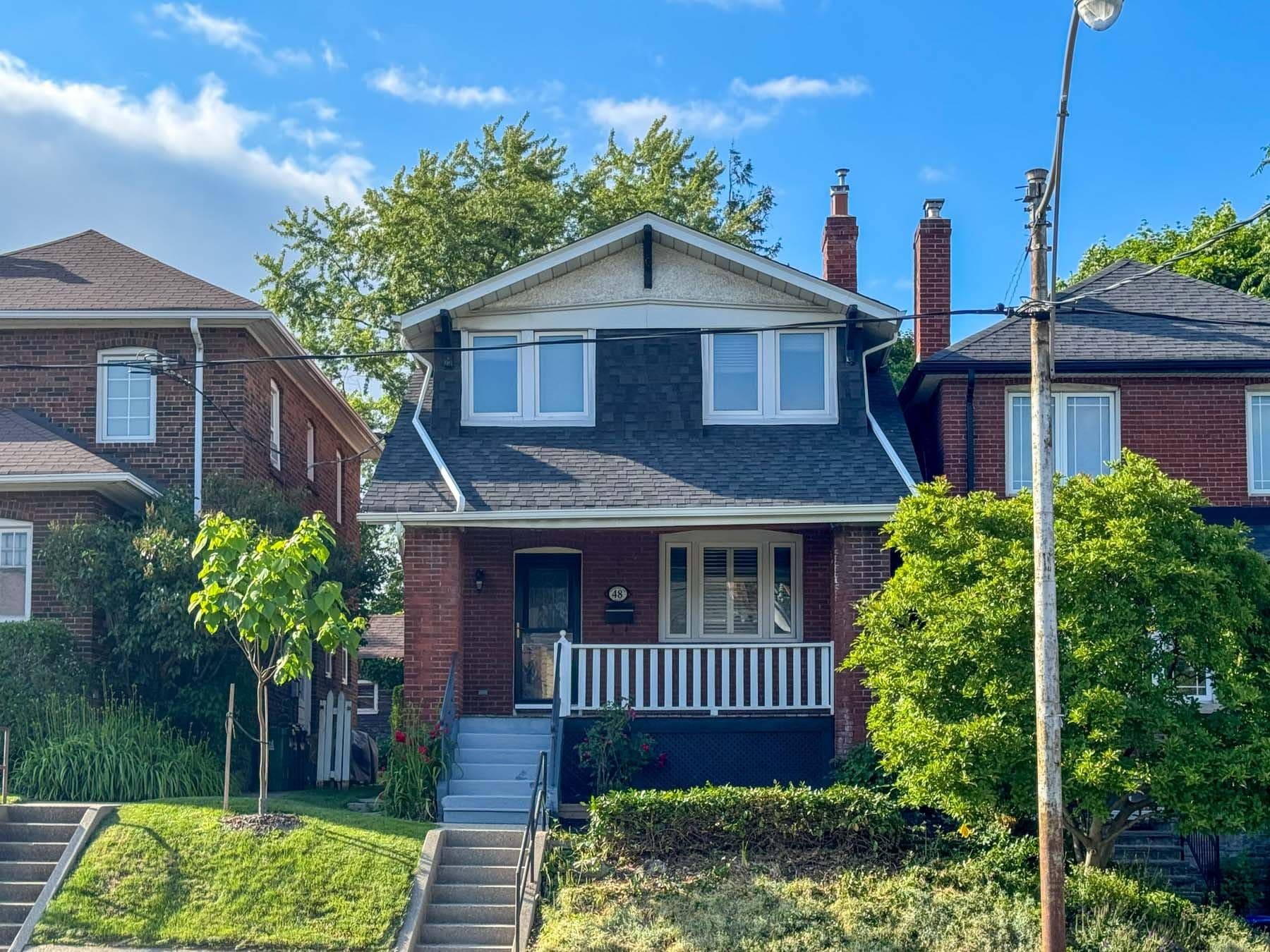 48 Lawrence Avenue W Upper, Toronto C04, ON M5M 1A4