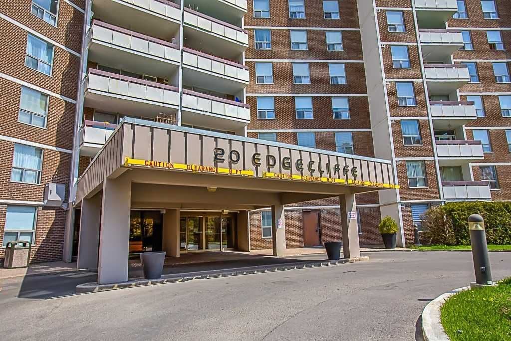 20 Edgecliff Golfway 817, Toronto C11, ON M3C 3A4