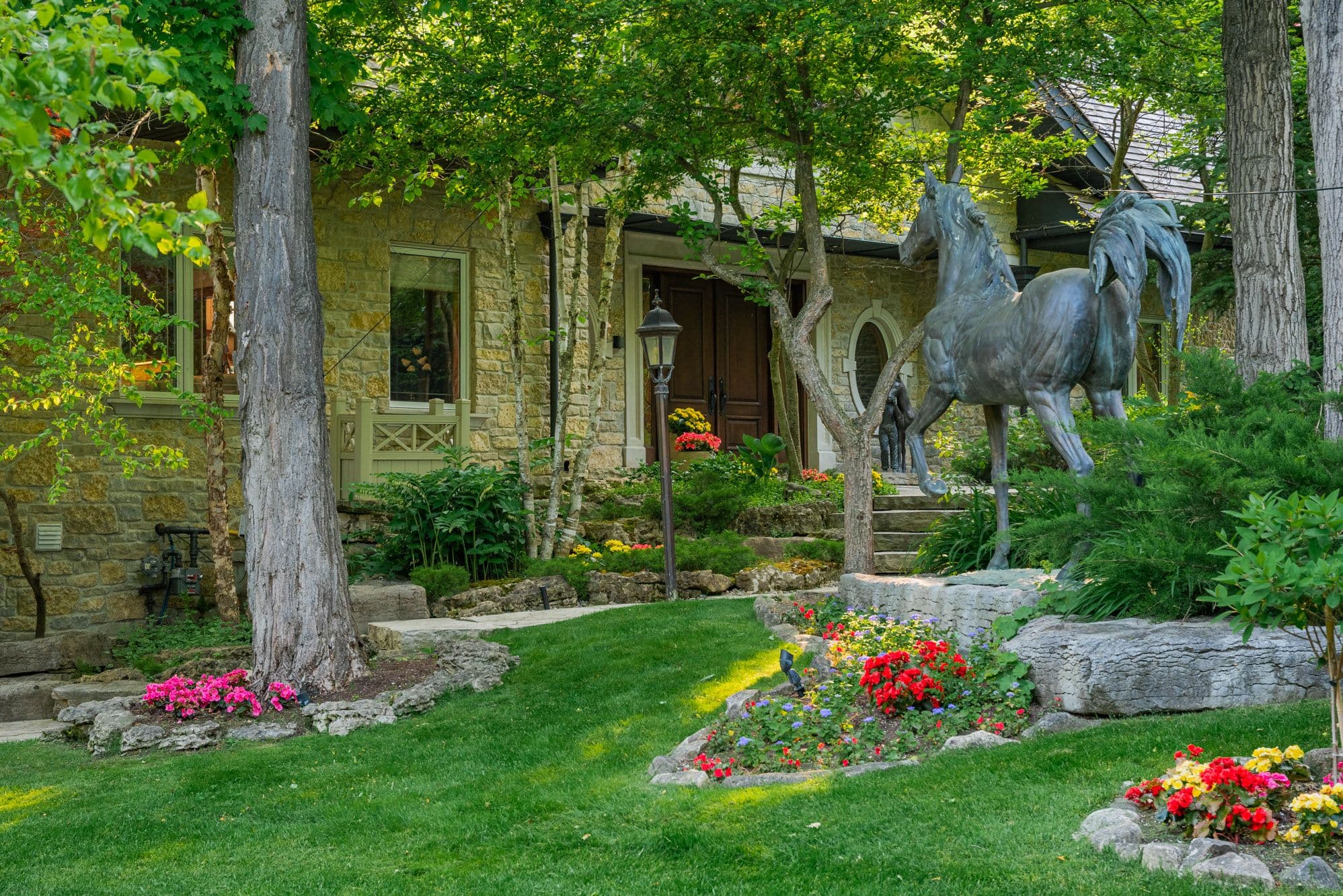 101 Paula Court, Vaughan, ON L0J 1C0