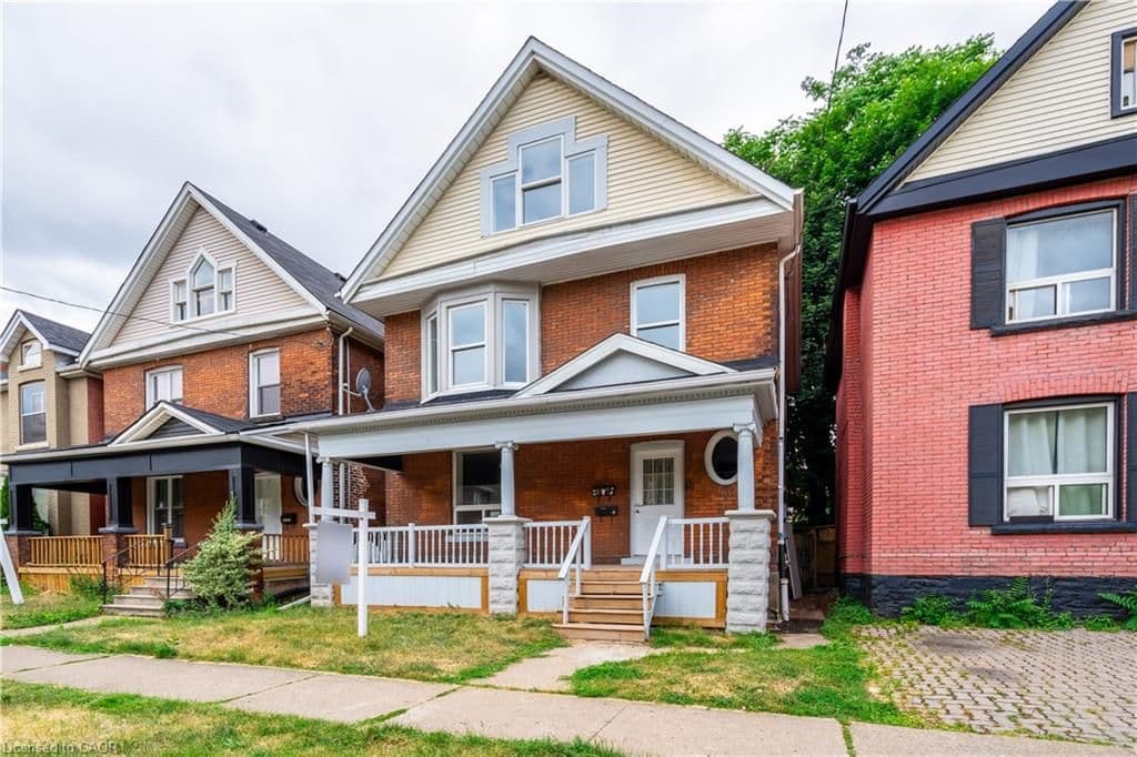 16 Sherman Avenue S MAIN, Hamilton, ON L8M 2P4