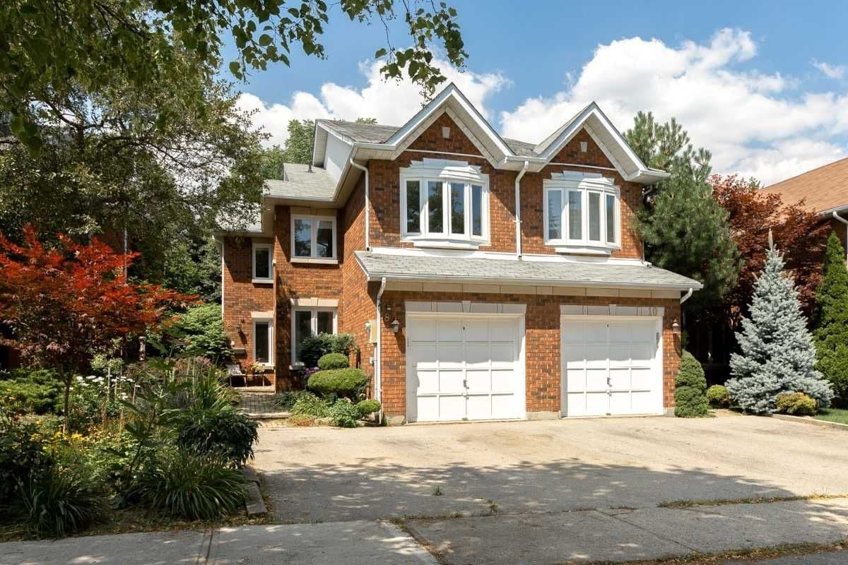 8 Brownstone Circle, Vaughan, ON L4J 7P4