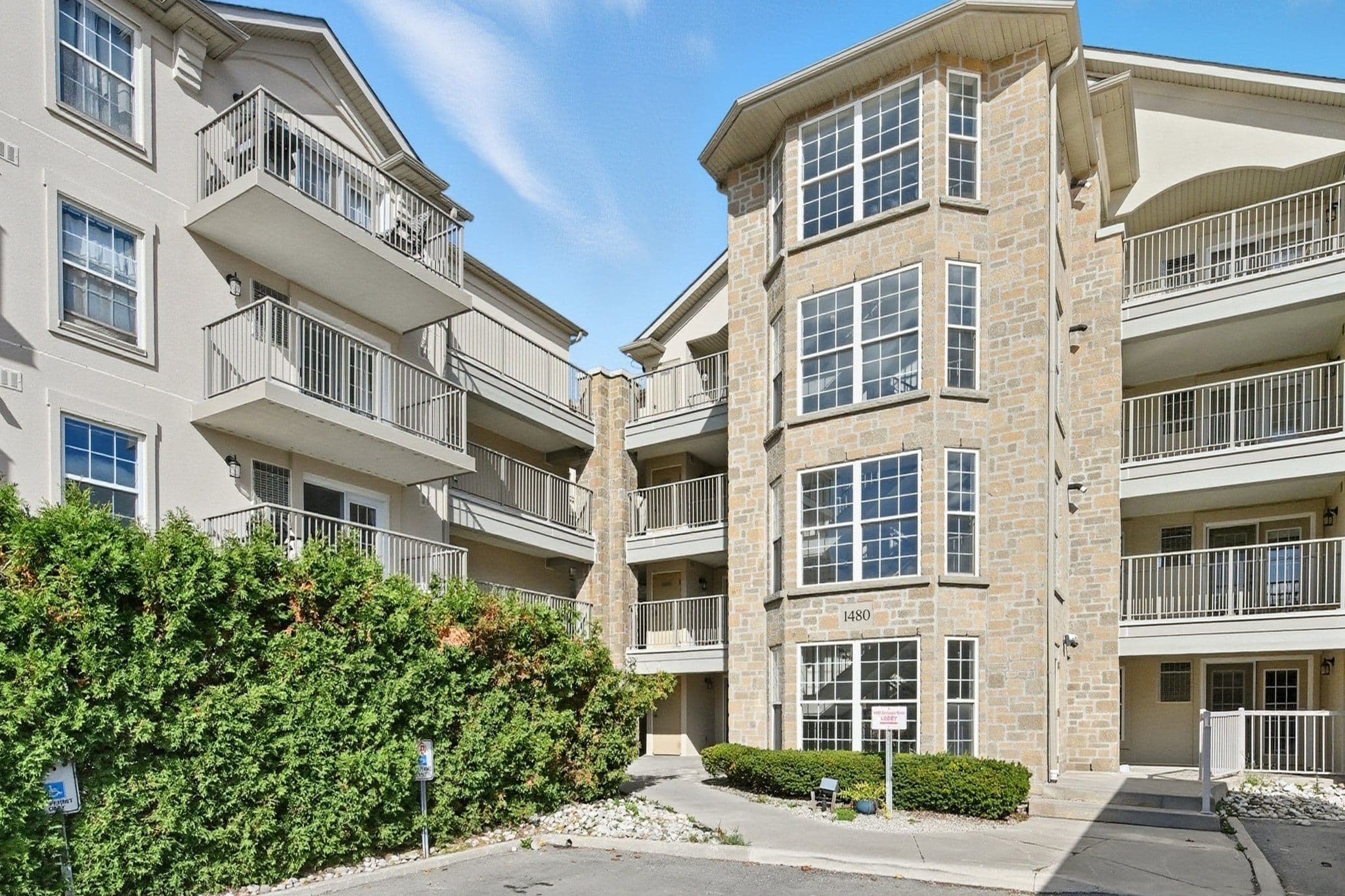 1480 Bishops Gate NW 315, Oakville, ON L6M 4N4