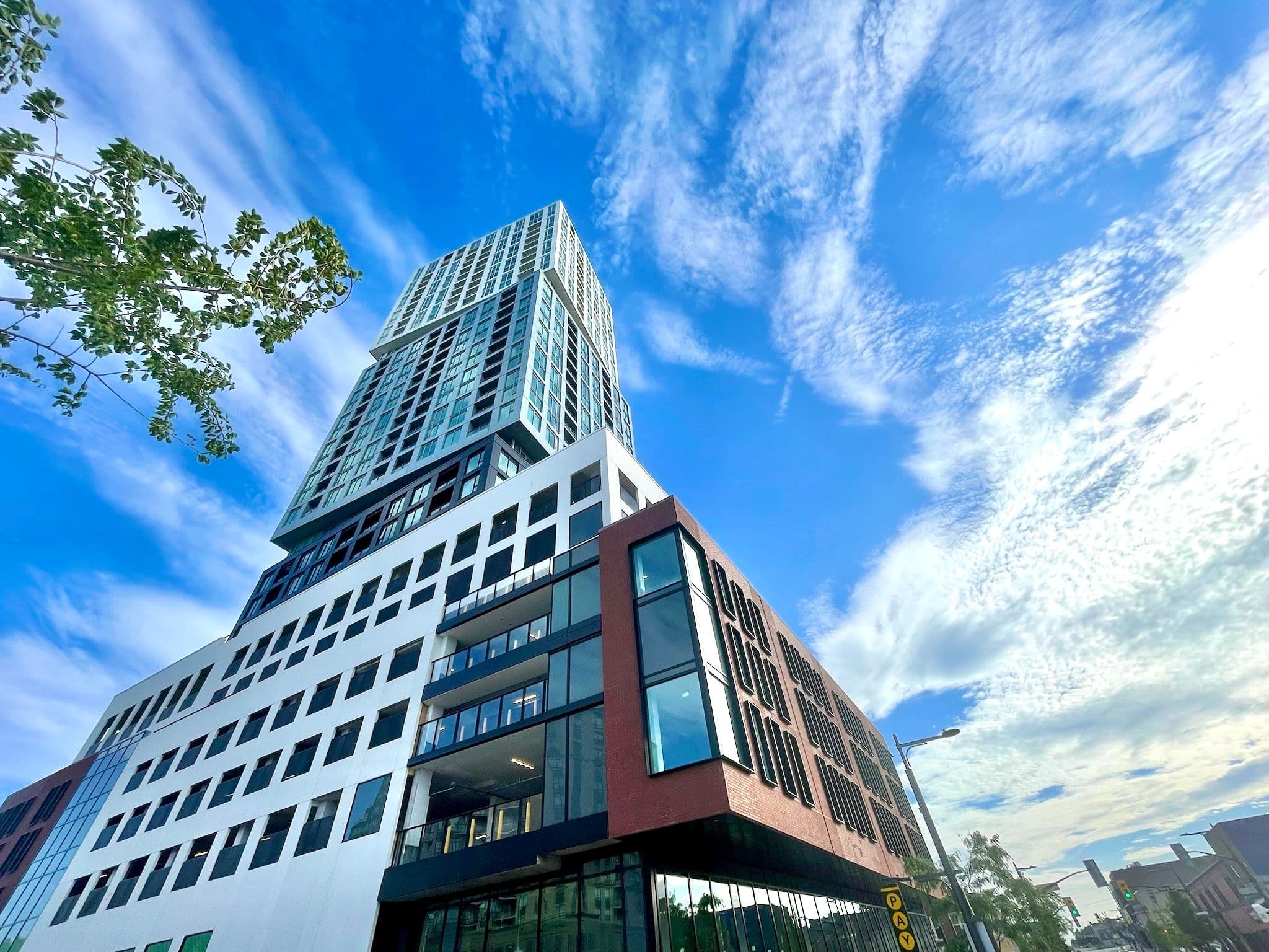 39 Mary Street 1403, Barrie, ON L4N 1S9