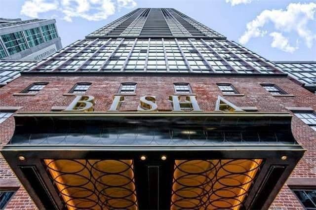 88 Blue Jays Way 2410, Toronto C01, ON M5V 2G3