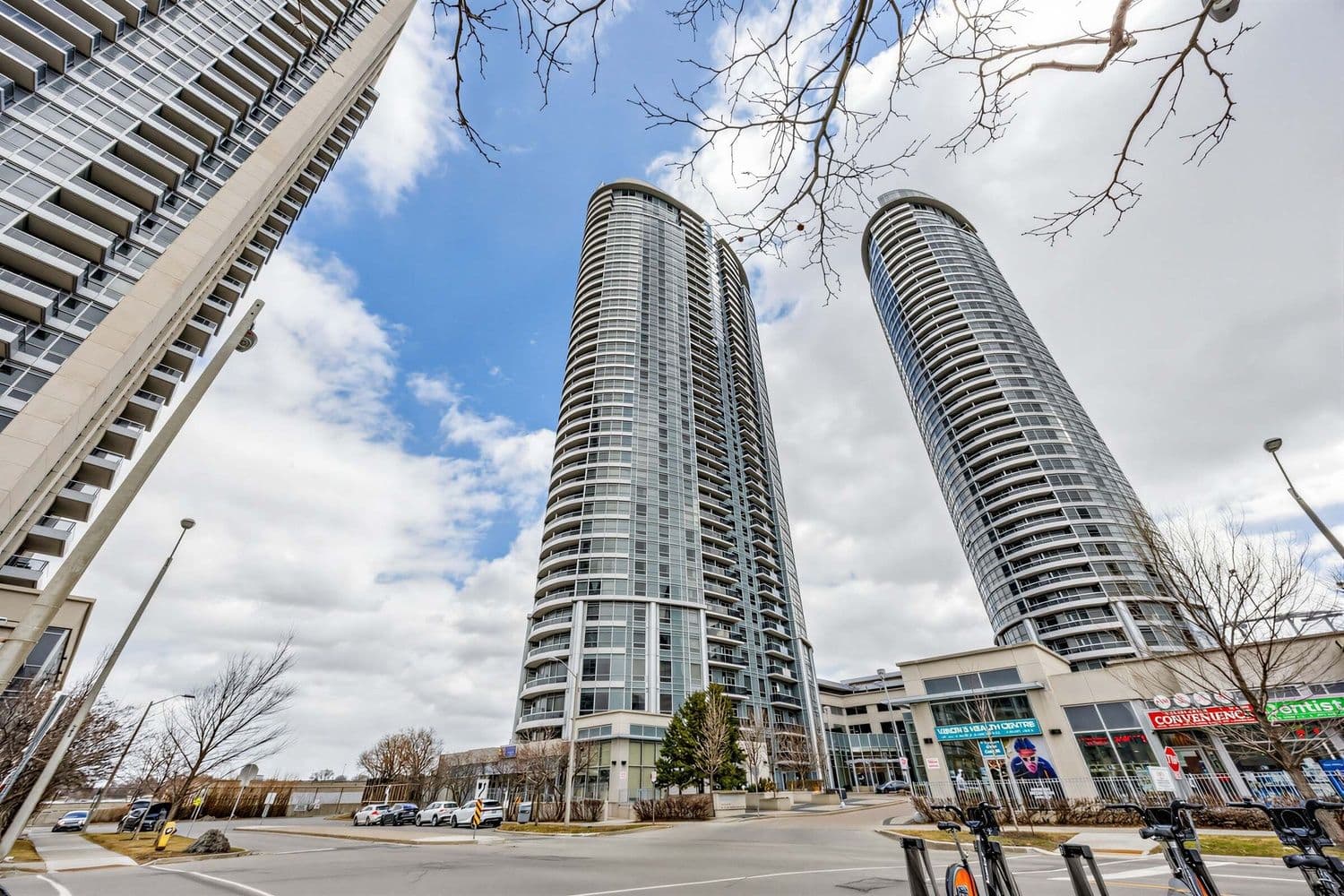 135 Village Green Square 3918, Toronto E07, ON M1S 0G4