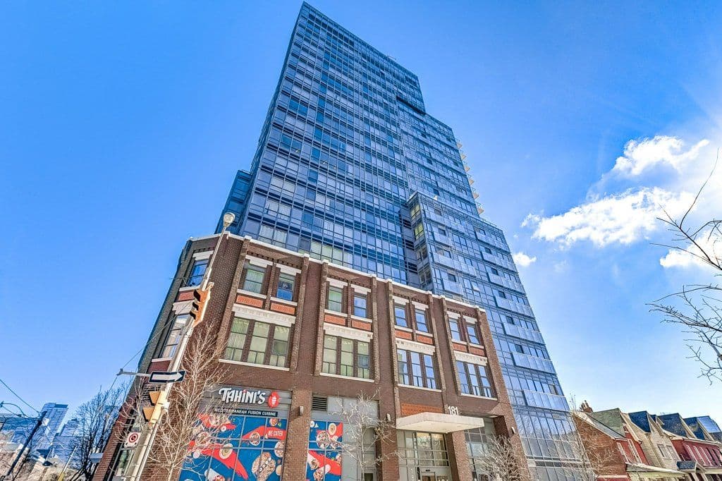 181 Huron Street 706, Toronto C01, ON M5T 2B6