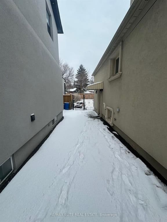 207 Church Street Basement, Toronto W04, ON M9N 1N9