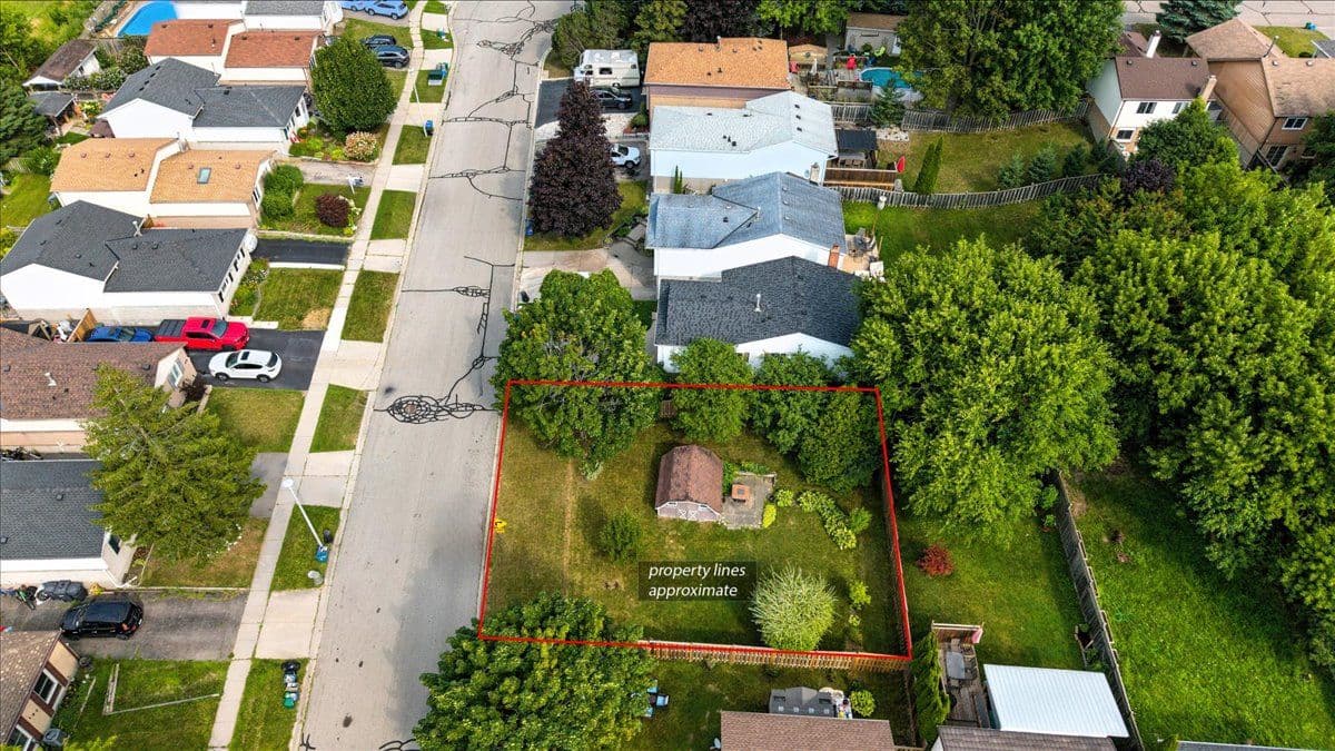 71 Bradbury Crescent, Cambridge, ON N1R 7A3