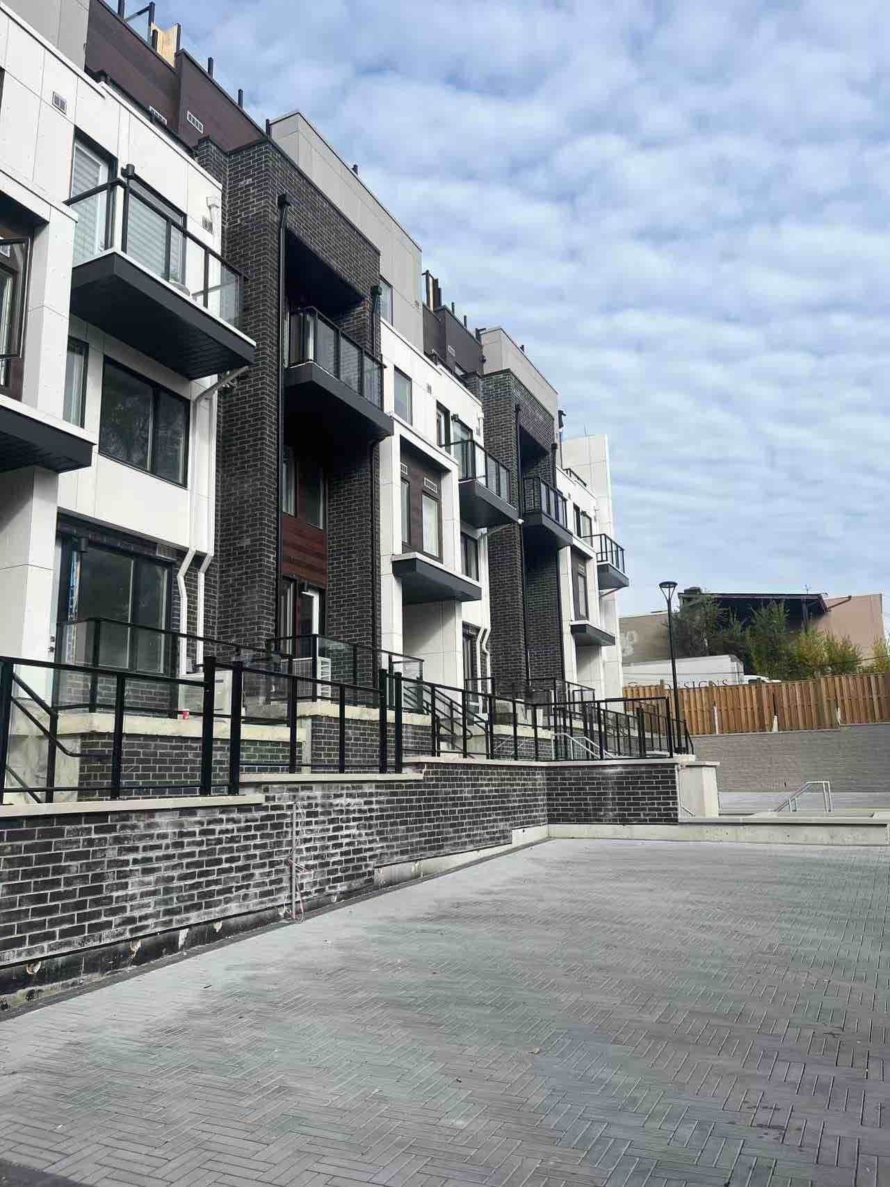 1479 O'Connor Drive 7, Toronto E03, ON M4B 0A7