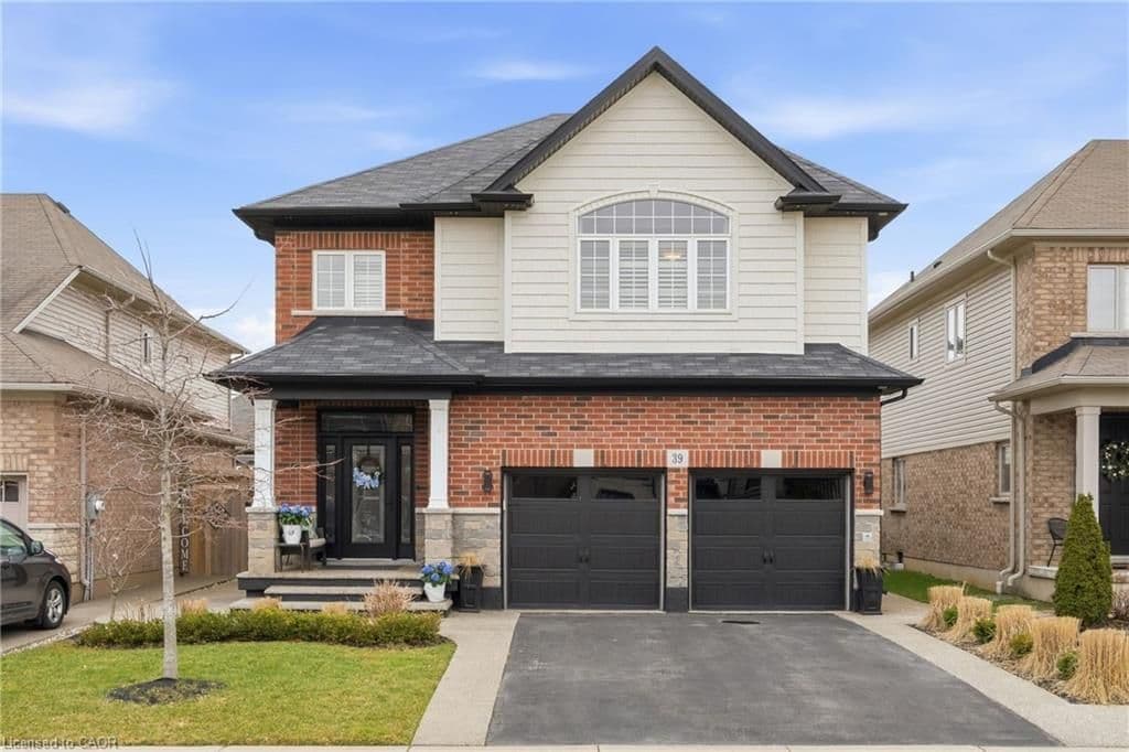 39 TURI Drive, Hamilton, ON L9B 0E2