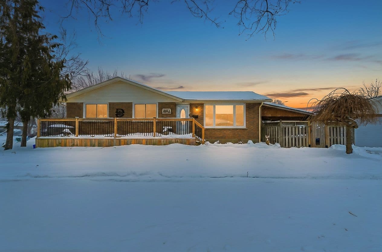 8257 Post Road, Niagara Falls, ON L2H 2E5