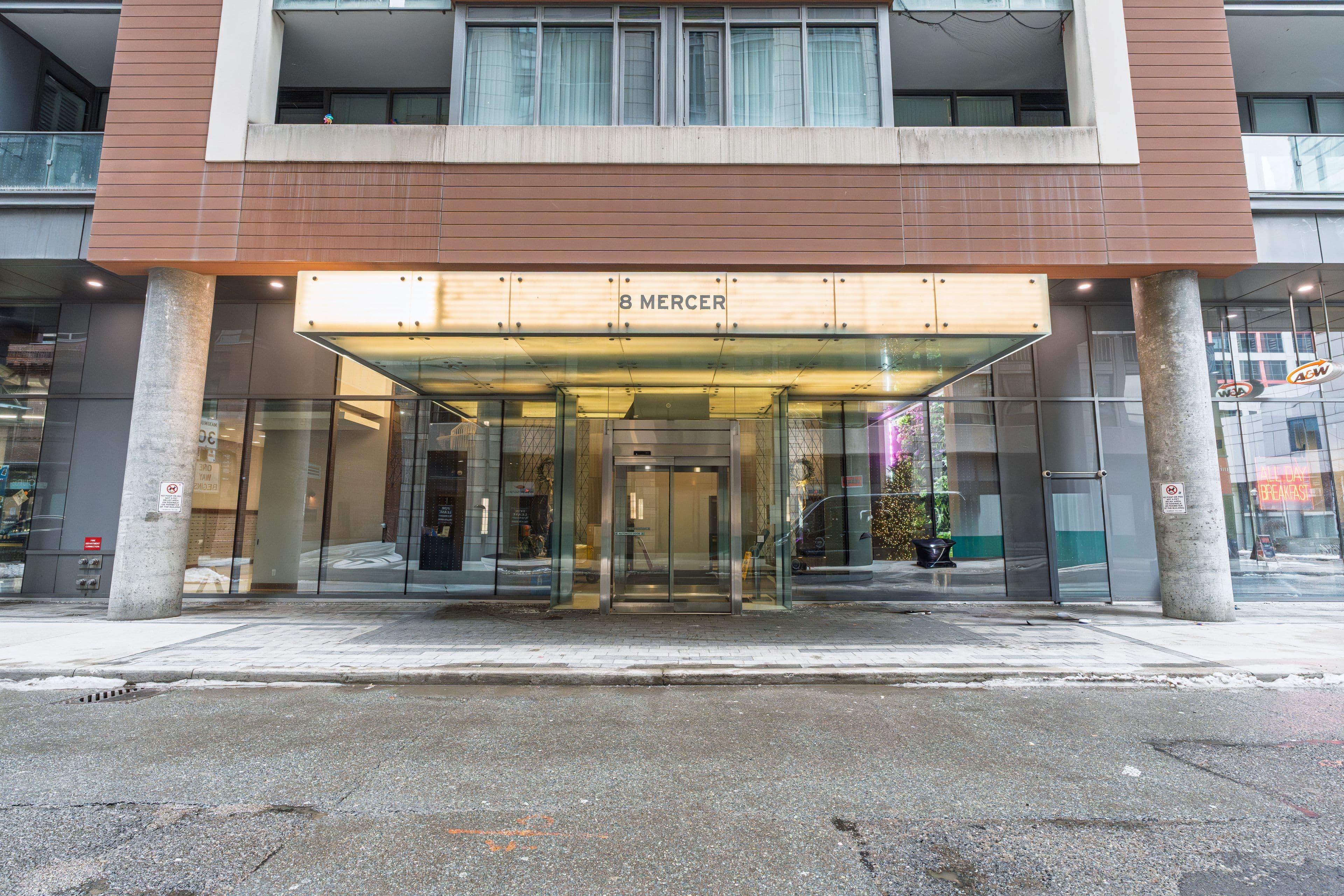 8 Mercer Street 405, Toronto C01, ON M5V 0C4