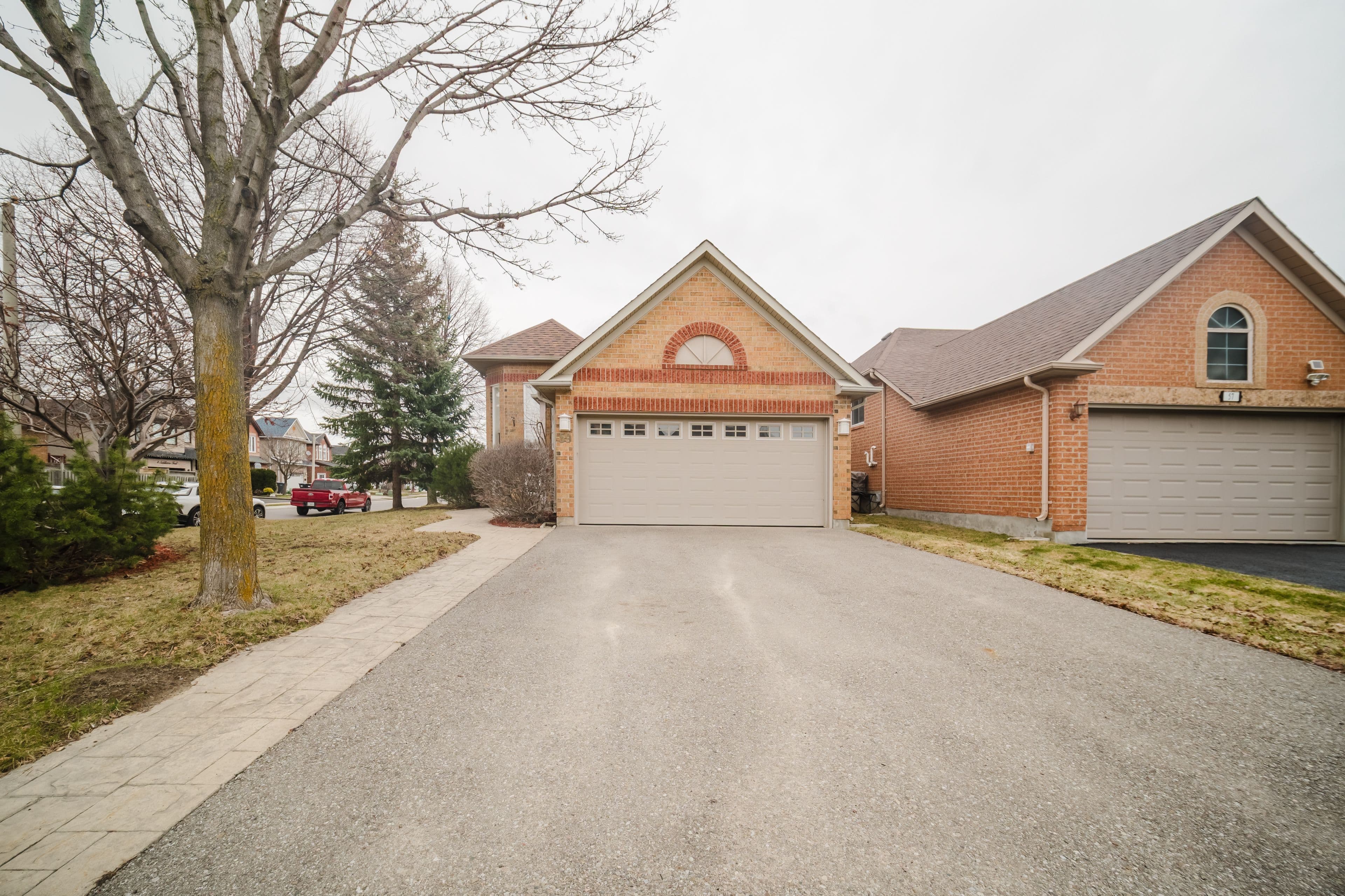 59 Royal Orchard Drive, Brampton, ON L6X 4M5