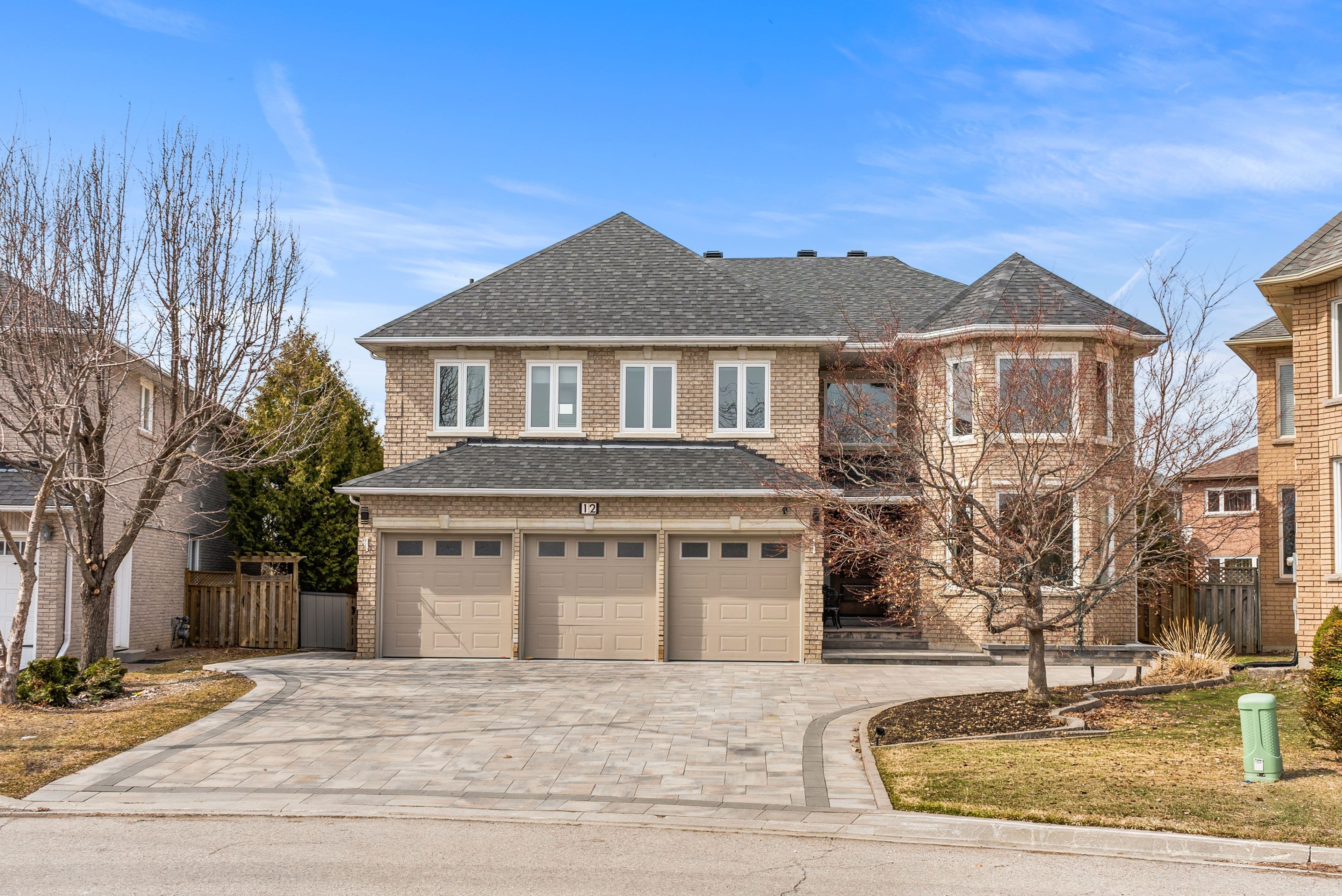 12 Fisico Court, Richmond Hill, ON L4B 3Z2
