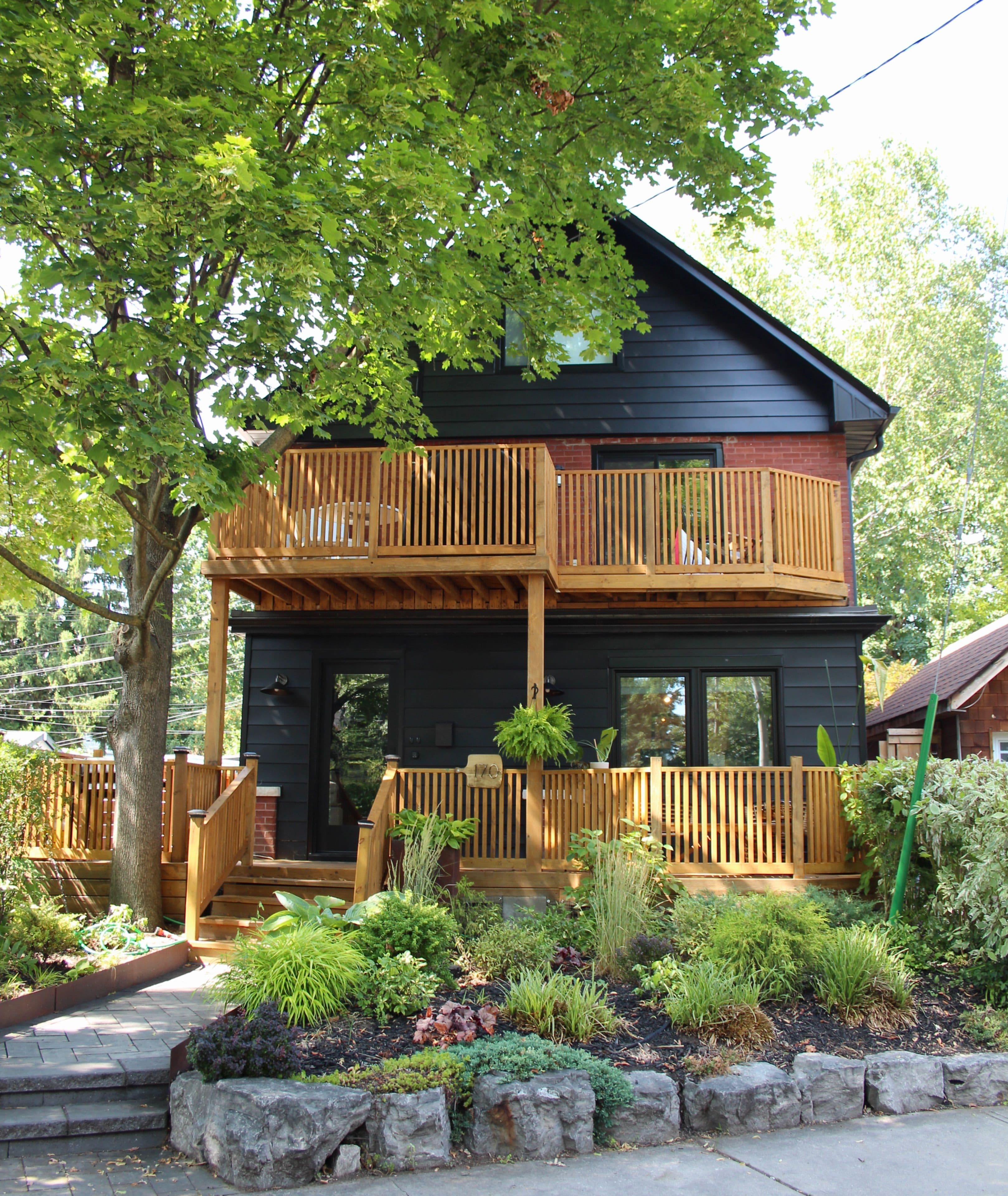 170 Fairview Avenue Upper Apt., Toronto W02, ON M6P 3A5