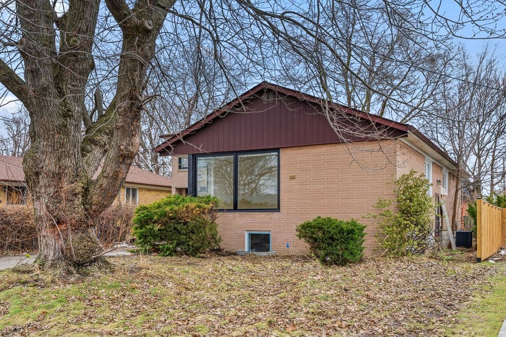 135 Waterloo Avenue Basement, Toronto C06, ON M3H 3Y7