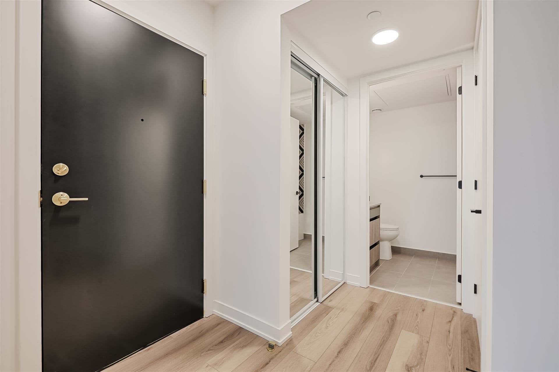 5 Lakeview Avenue 312, Toronto C01, ON M6J 0H3